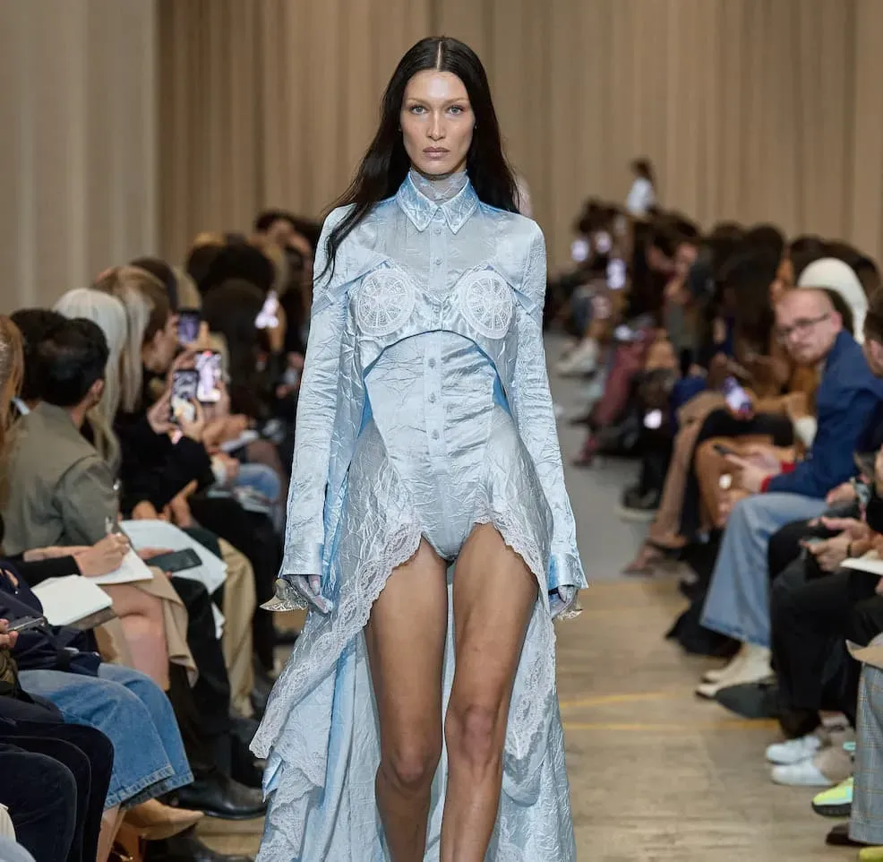 bella hadid burberry ss23