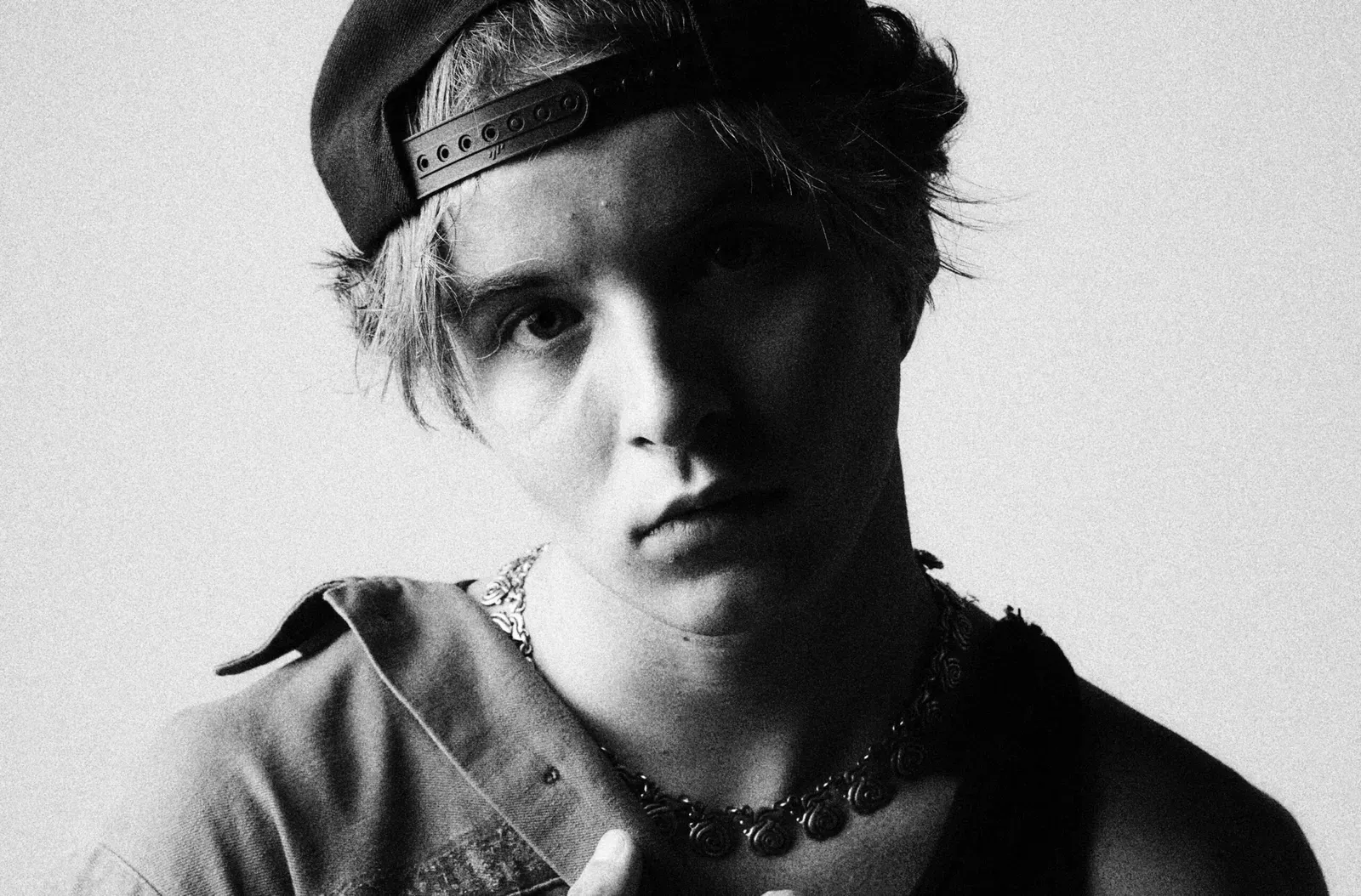 Rowan Drake: From Snowboarding Dreams to Musical Stardom – A Deep Dive into Vulnerability and Artistry