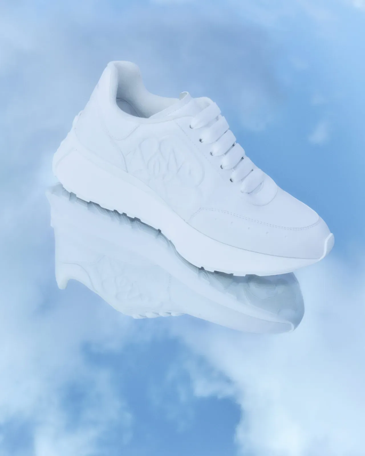 Alexander McQueen, sprint runner, sneaker
