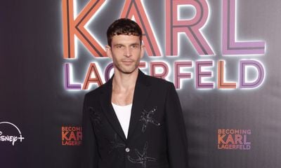 The Versace Starfish Suit: Arnaud Valois’ Stunning Fashion Homage to Yves Saint Laurent at ‘Becoming Karl Lagerfeld’ Premiere