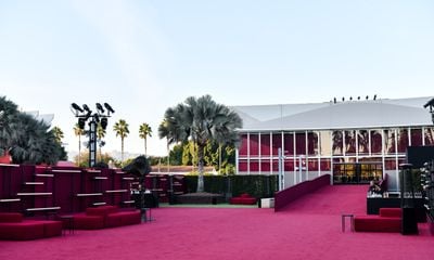 Gucci Unveils Eveningwear Line ‘Ancora Notte’ at Star-Studded LACMA Art+Film Gala Featuring Leonardo DiCaprio, Brad Pitt, and Jennifer Lopez