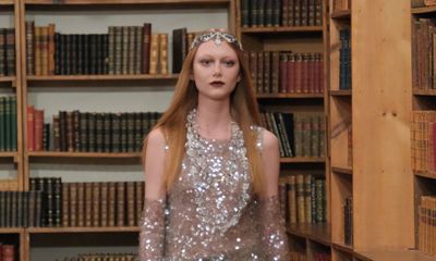 Anna Sui FW24 Unites Vintage Allure and Modern Elegance