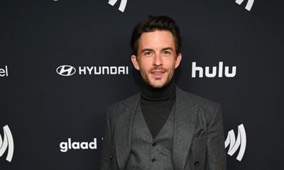 Jonathan Bailey Looks Dapper In Dunhill At The GLAAD Media Awards – A Vision of Inclusivity and Style