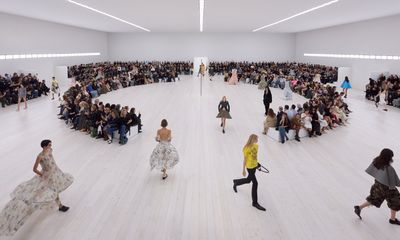 LOEWE Women’s Spring-Summer 2025: Jonathan Anderson’s Sculptural Minimalism Redefines Luxury at Paris Fashion Week