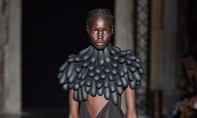 Unlightened Particles”: A Dance of Elegance and Desire – Han Kjøbenhavn x Sinful at Milan Fashion Week SS24