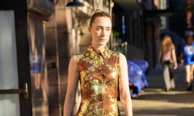 Saoirse Ronan Gives Versace’s Golden Hour a New York Moment