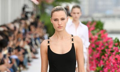 Michael Kors’ Spring/Summer 2024 Collection: A Tribute to Timeless Journeys