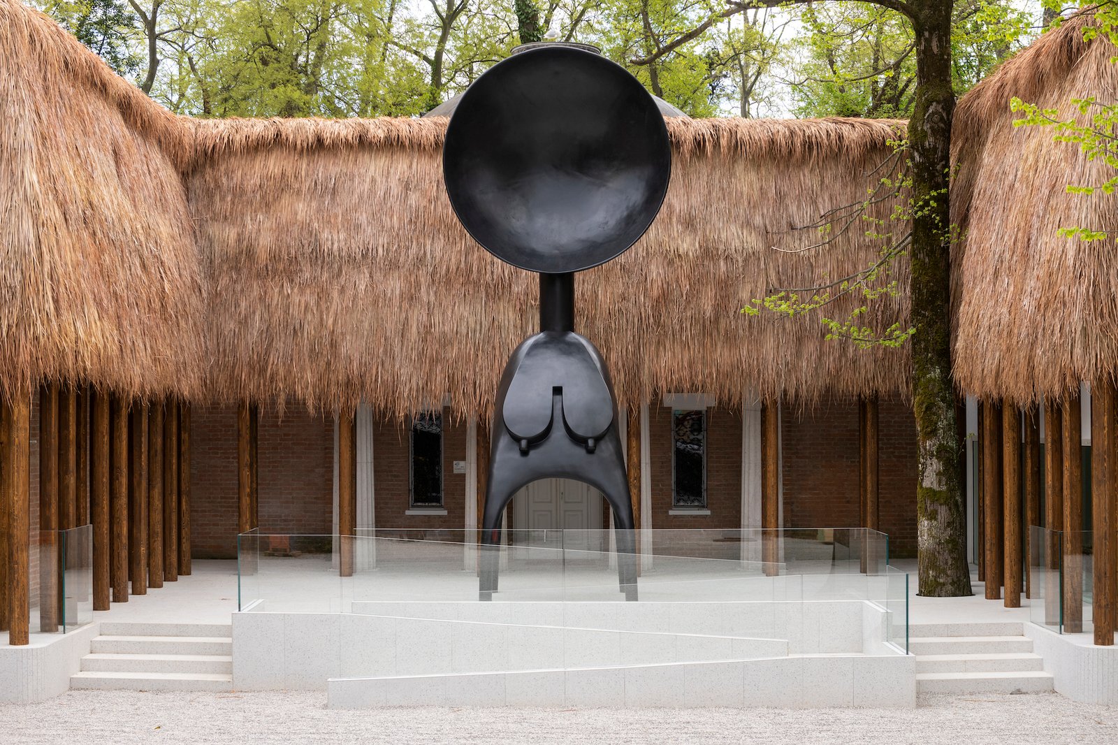 Simone Leigh, Satellite, 2022© Simone Leigh, courtesy the artist and Matthew
Marks Gallery. Photo by Timothy Schenck.