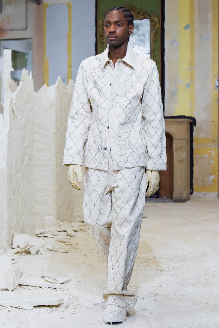 AIREI-RUNWAY-LM-17-768x1150.jpg