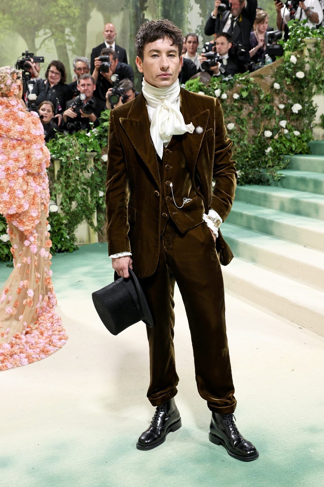 Burberry-Guests-at-the-Met-Gala-2024-Barry-Keoghan-1600x2400.jpg