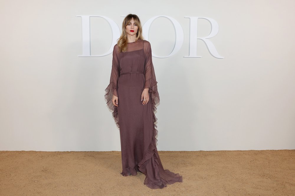 Suki Waterhouse attends the Dior Fall 2023 Menswear Collection