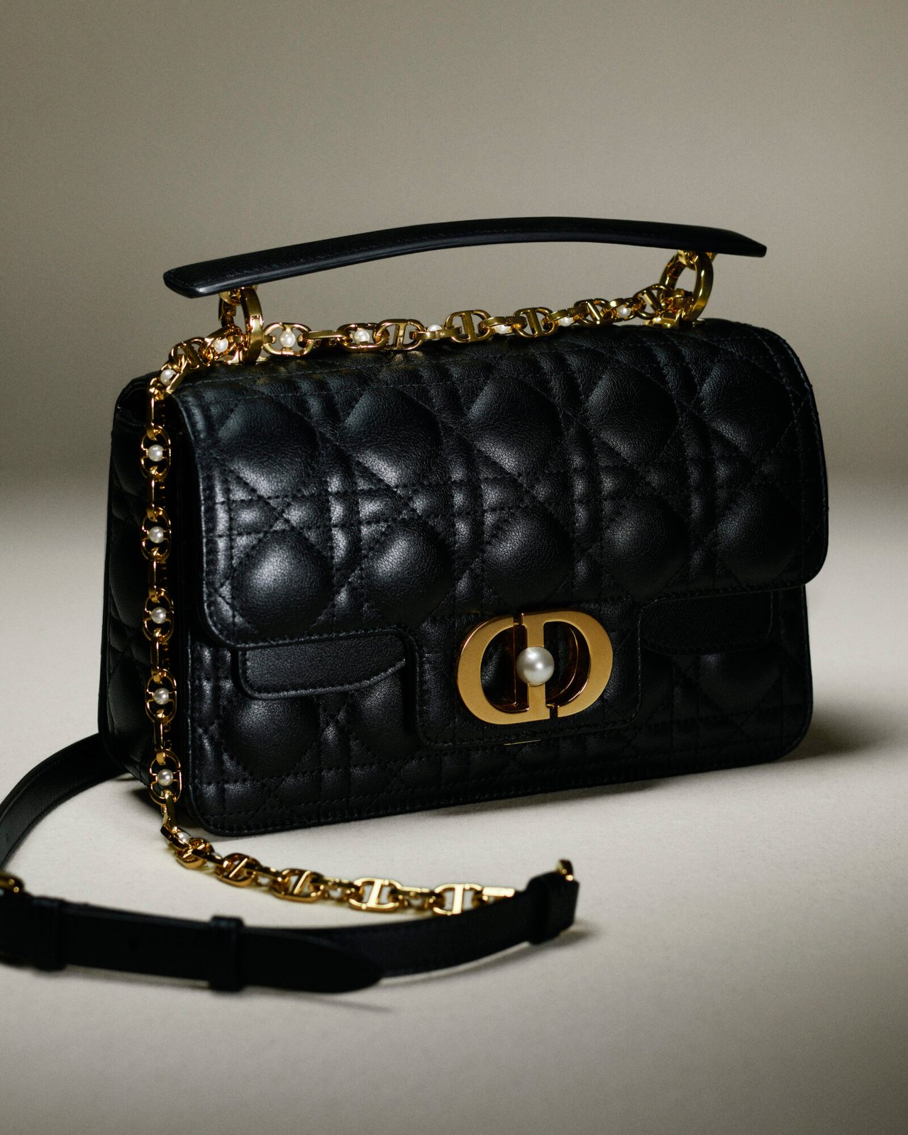 DIOR-SS24-HERO-DIOR-JOLIE-%C2%A9-Sasha-Marro-1-1600x2000.jpg