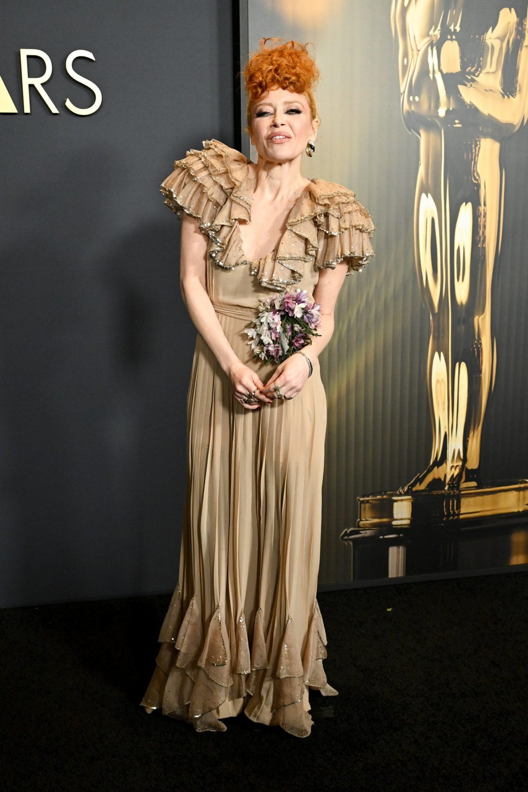 Natasha Lyonne arrives at the Governors Awards wearing (Photo: Valentino / Getty Images)