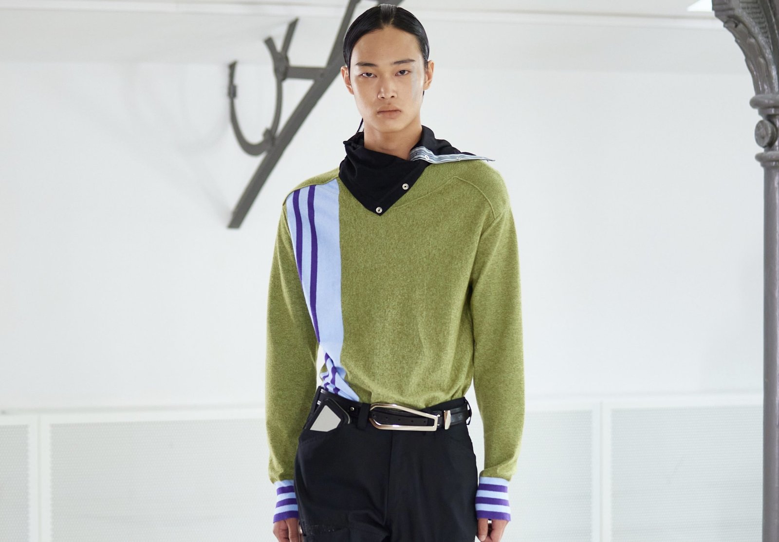 Review: Kiko Kostadinov Demonstrates Versatility, Tailoring Mastery with Clinical SS25 Collection