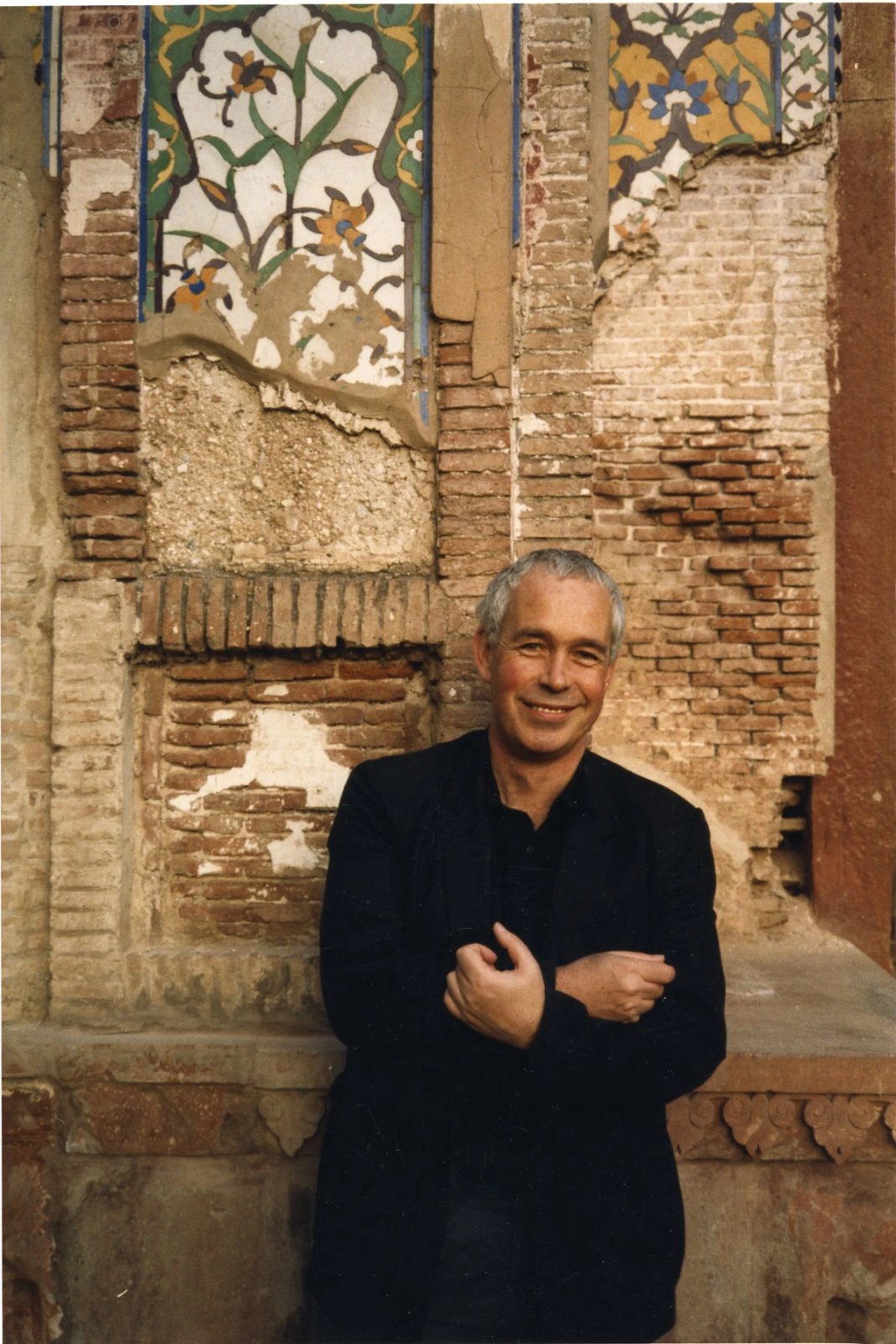 Howard Hodgkin in India, c. 1990 Photo: Antony Peattie Courtesy The Estate of Howard Hodgkin and Gagosian
