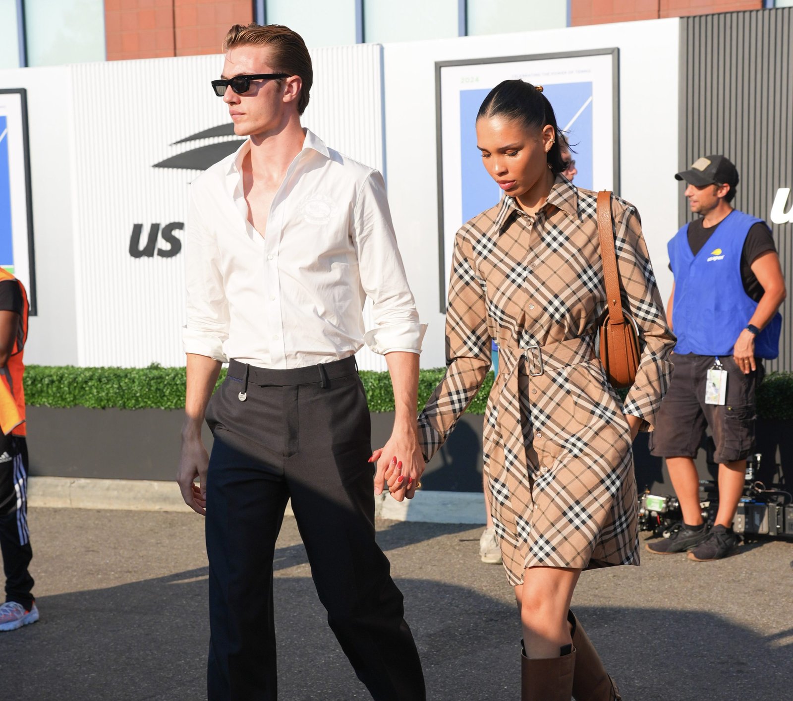 Nara Smith Stuns in Burberry at U.S. Open