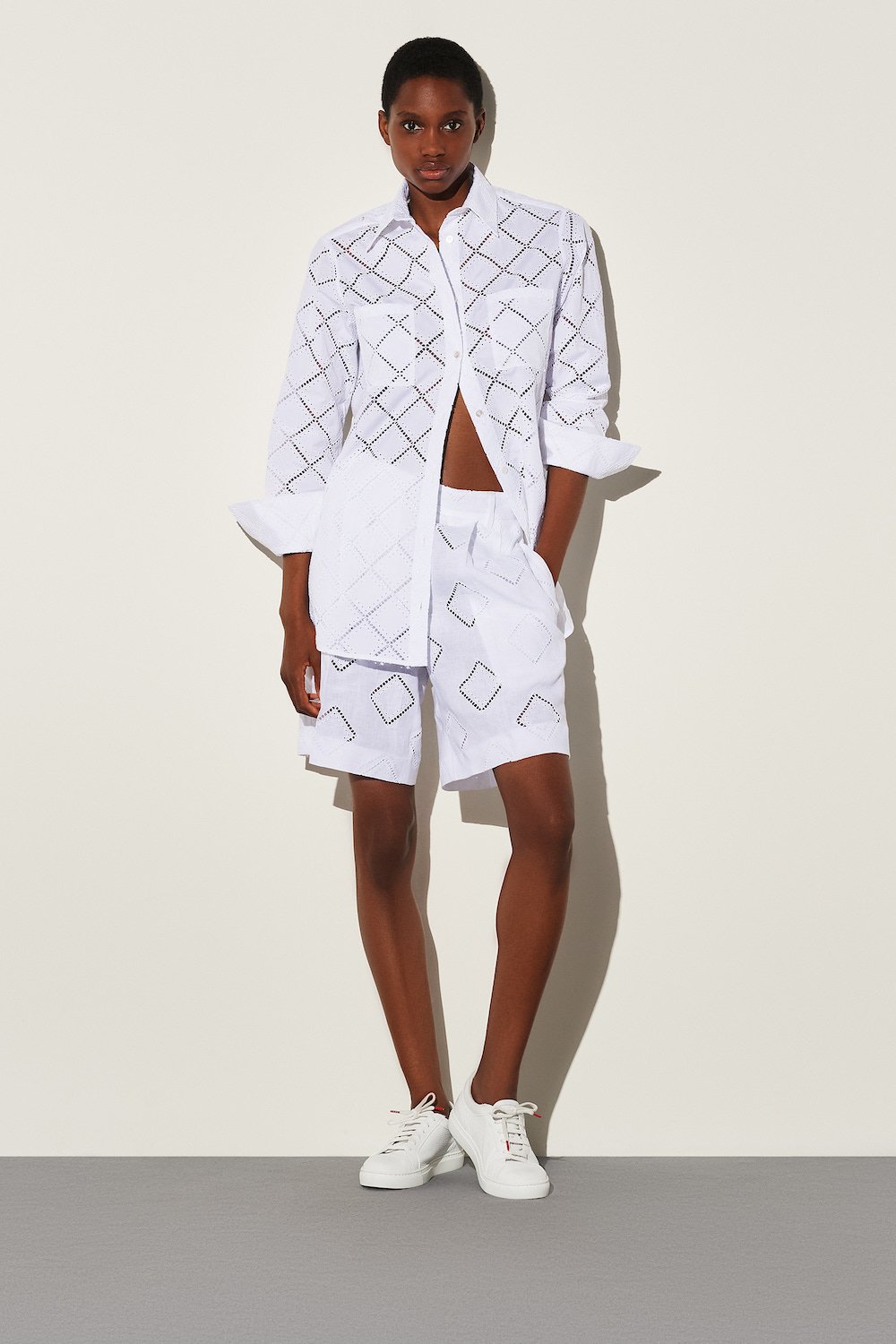 Kiton-Donna-SS23-Lookbook-Press-31-1.jpg