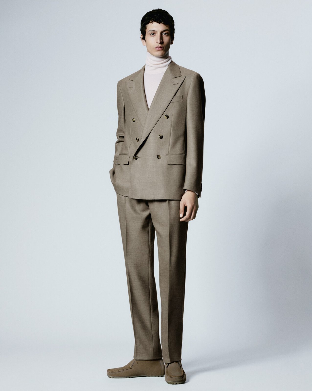 Loro-Piana-Spring-Summer-2024-Men_s-Collection_Look-2-1600x2006.jpg