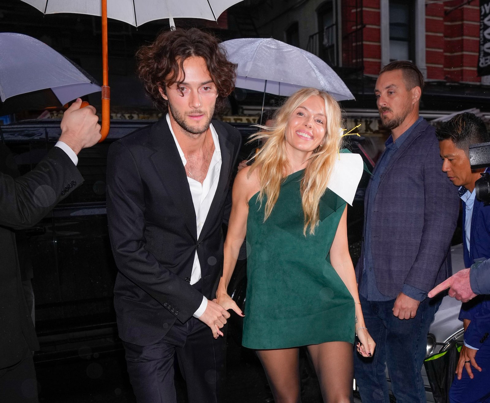 Oli Green and Sienna Miller: A Stylish Duo at Anna Wintour’s Pre-Met Gala Dinner
