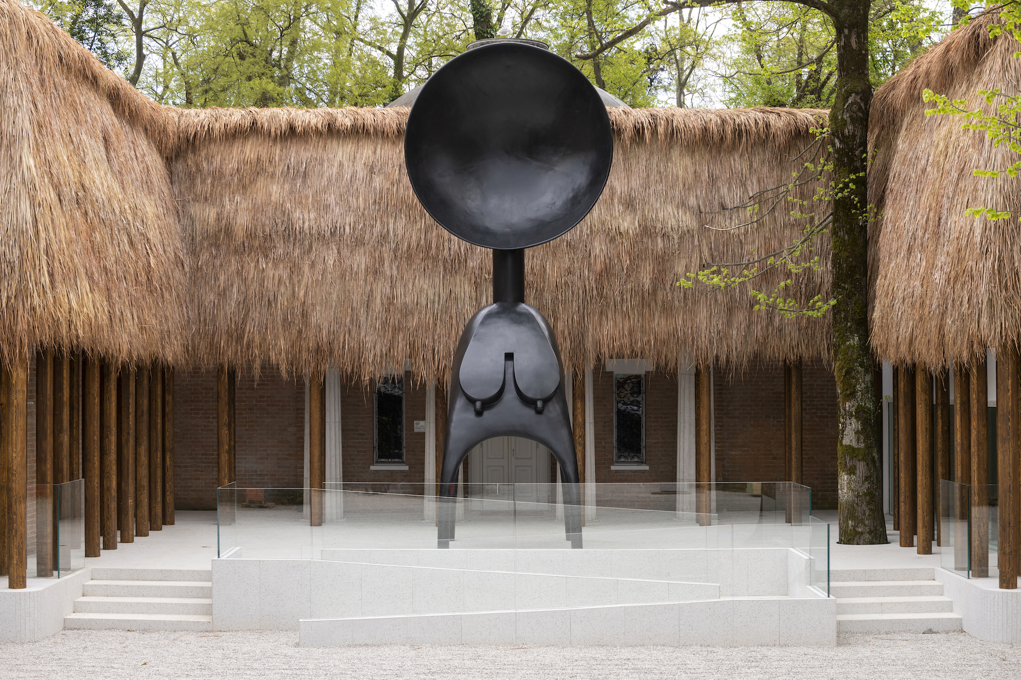Simone Leigh, Satellite, 2022© Simone Leigh, courtesy the artist and Matthew Marks Gallery. Photo by Timothy Schenck. Simone Leigh, Satellite, 2022© Simone Leigh, courtesy the artist and Matthew
Marks Gallery. Photo by Timothy Schenck.