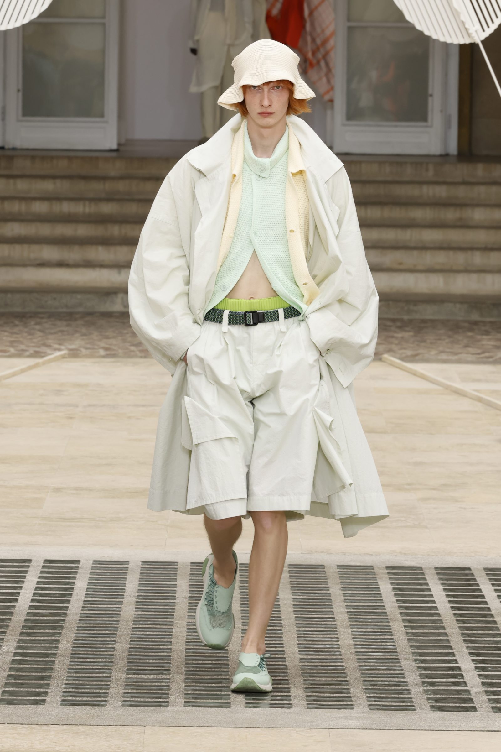 FRESHEN is made from a fabric that is a blend of recycled nylon and cotton in fresh colors. The washed finish gives the fabric a natural look and creates a softer silhouette. The jacket and pant styles feature large square pockets.