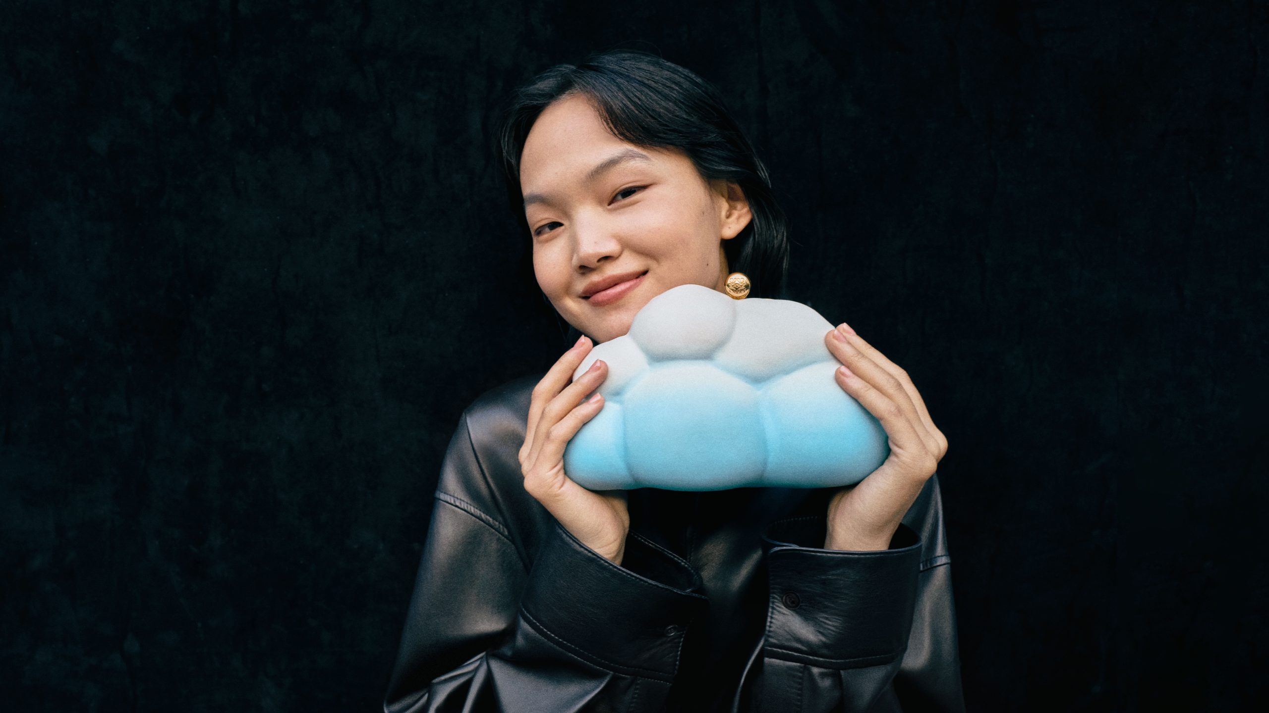 LOEWE's new cloud clutch draws inspiration from cloisonné craft (Photo: Courtesy of LOEWE)