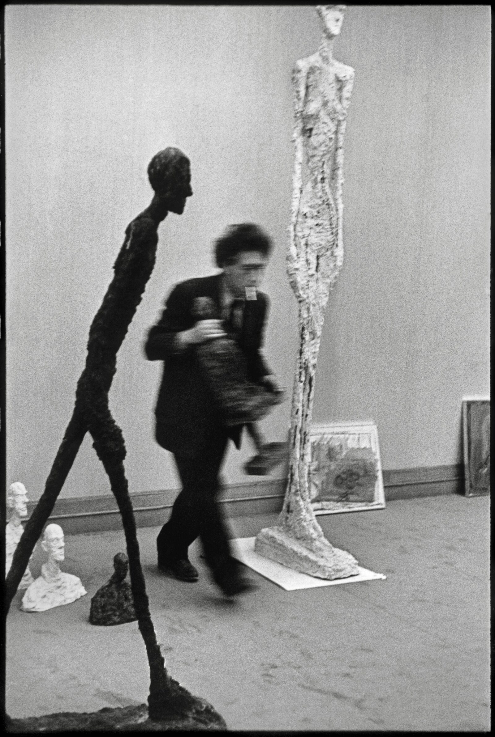 Henri Cartier-Bresson, Alberto Giacometti Installing His Exhibition, Galerie Maeght, Paris, c. 1961, silver print on paper, Archives, Fondation Giacometti. © Fondation Henri Cartier-Bresson / Magnum Photos Henri Cartier-Bresson, Alberto Giacometti Installing His Exhibition, Galerie Maeght, Paris, c. 1961, silver print on paper, Archives,
Fondation Giacometti. © Fondation Henri Cartier-Bresson / Magnum Photos