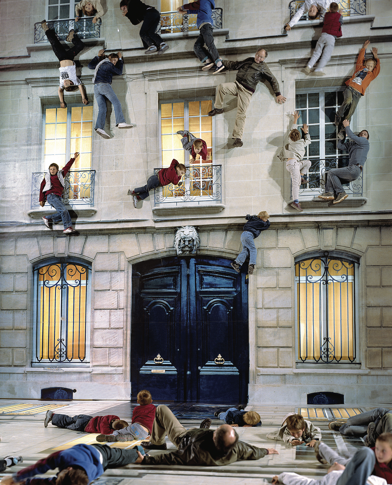 Leandro Erlich, Batiment (Façade), 2004. © Leandro Erlich Studio