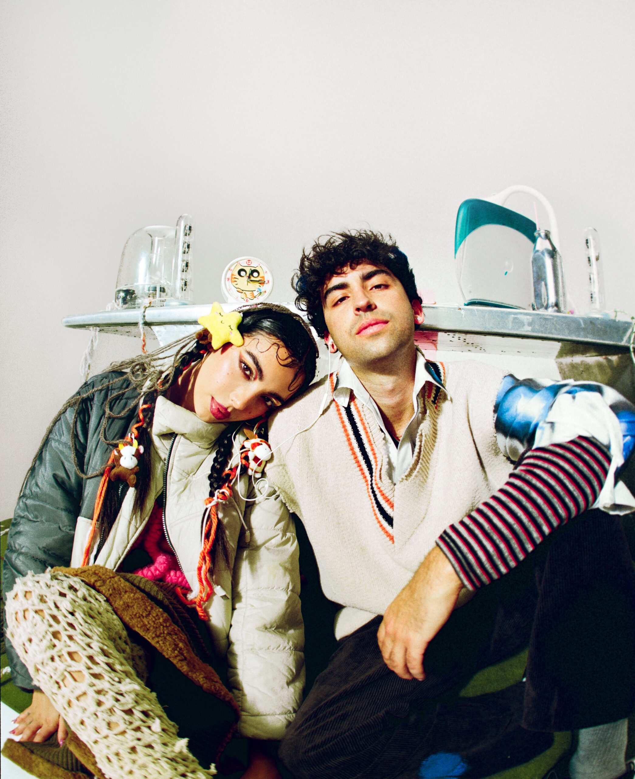 BETWEEN FRIENDS drops ‘laurel’ from their upcoming album