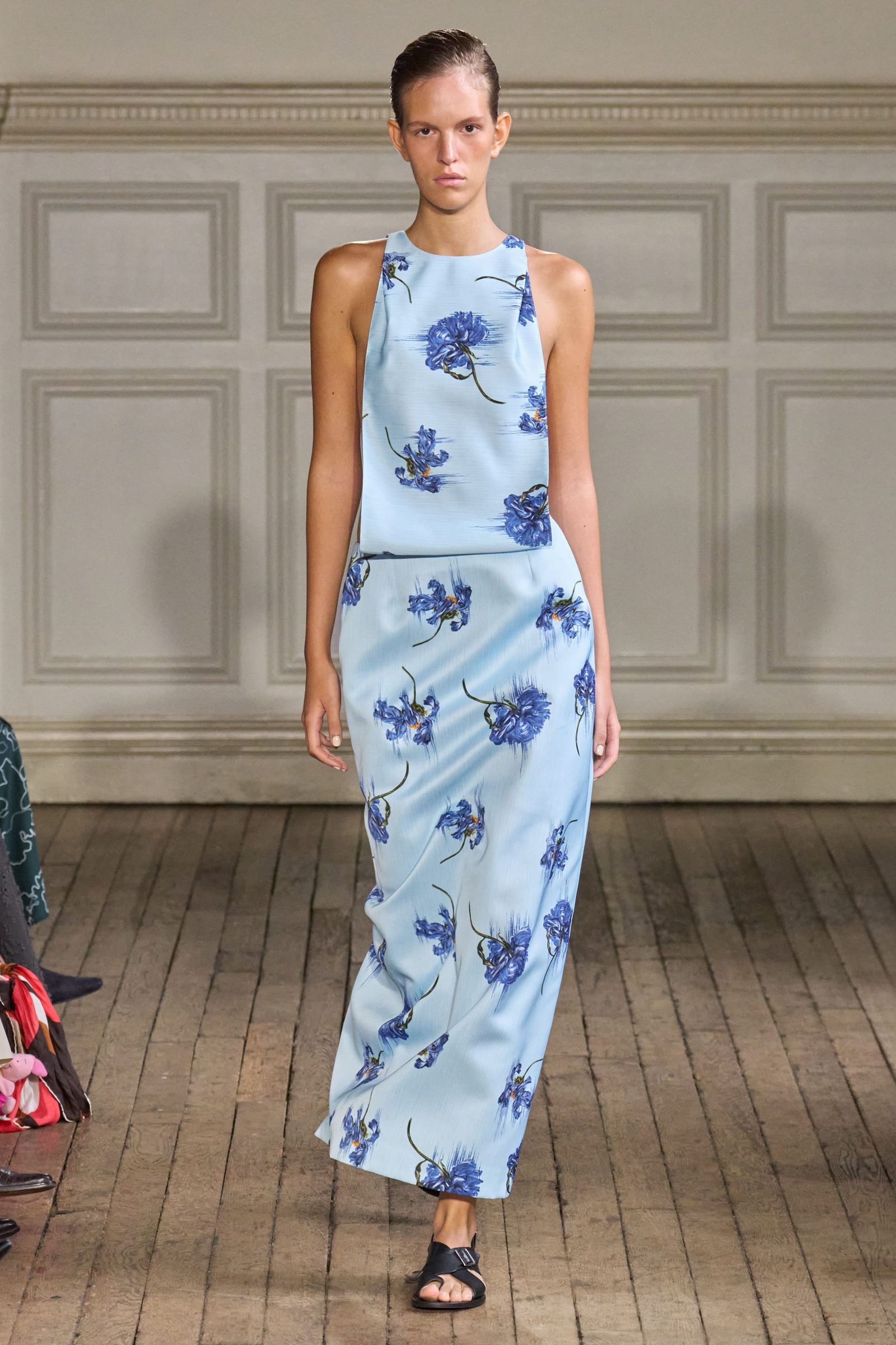 Look 10