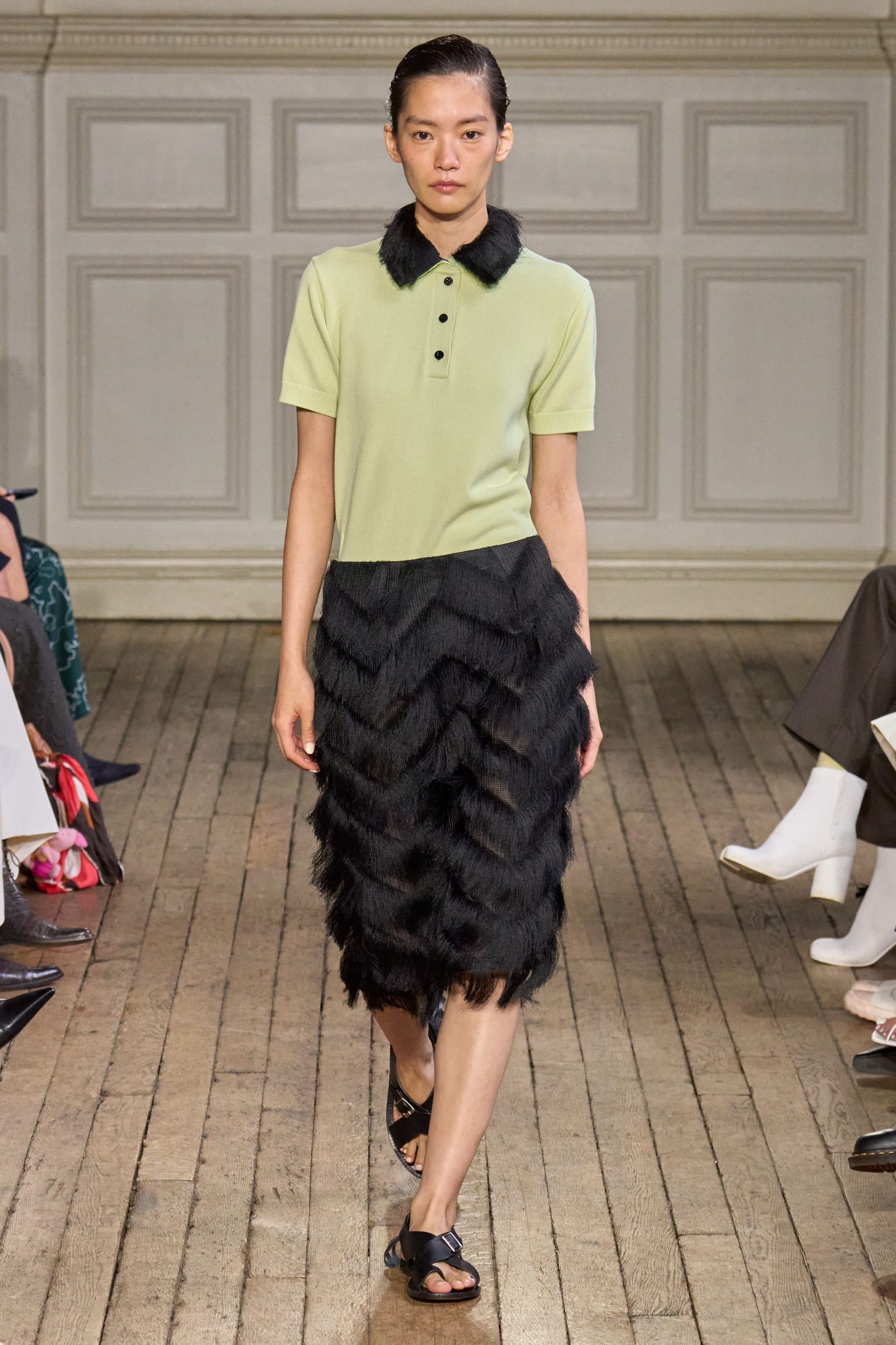 Look 15