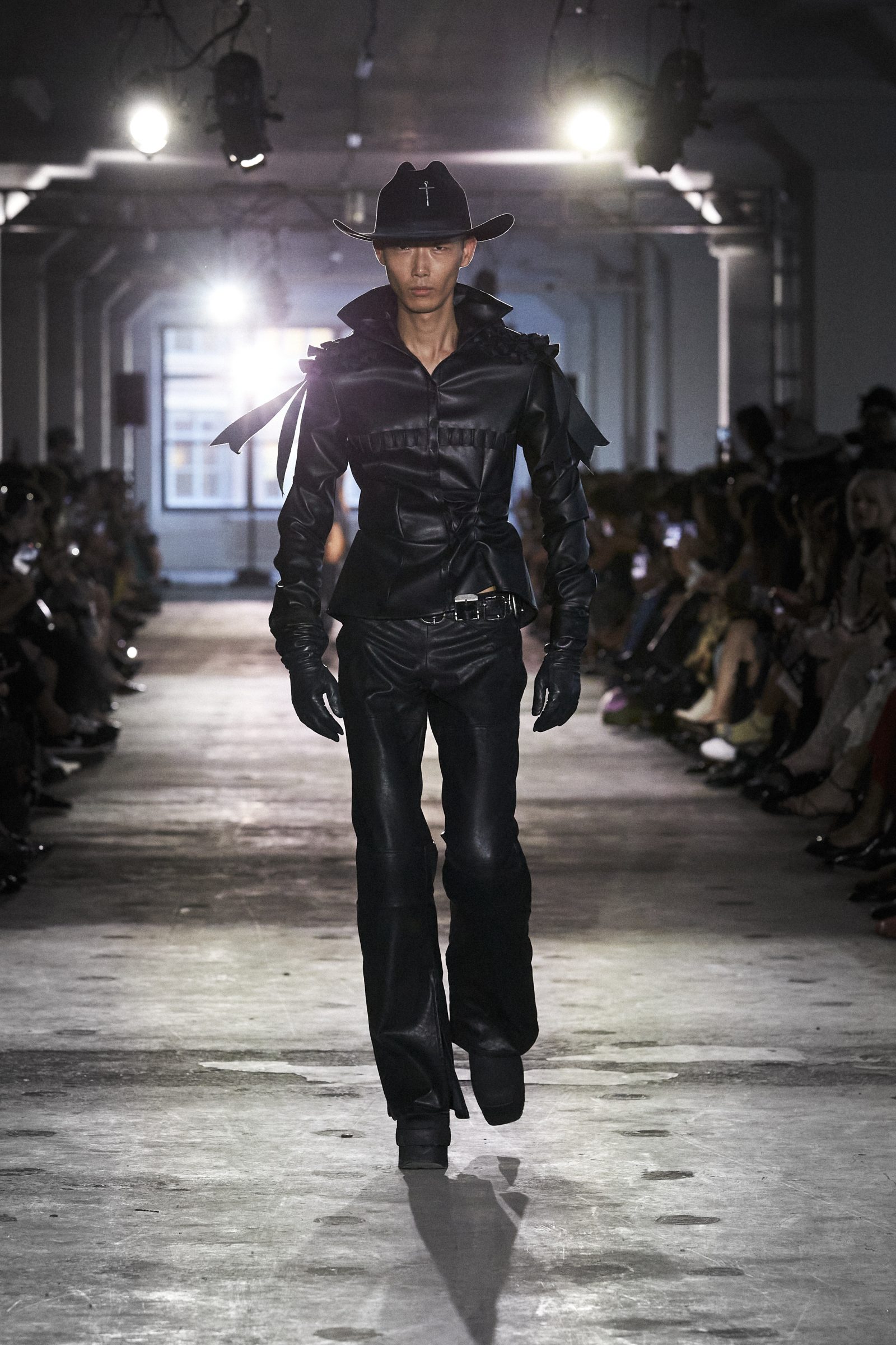 Look 1