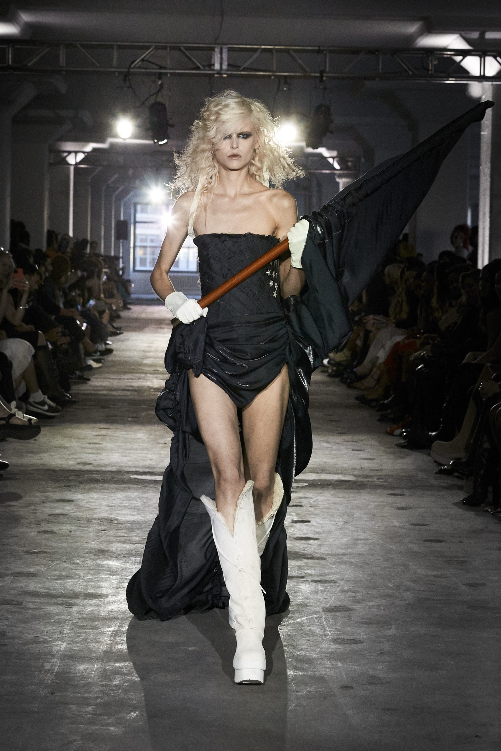 Look 24