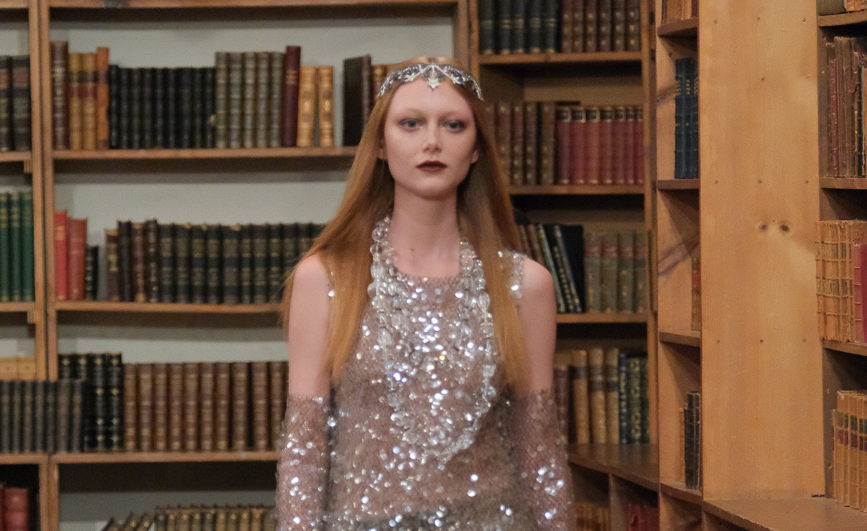 Anna Sui FW24 Unites Vintage Allure and Modern Elegance