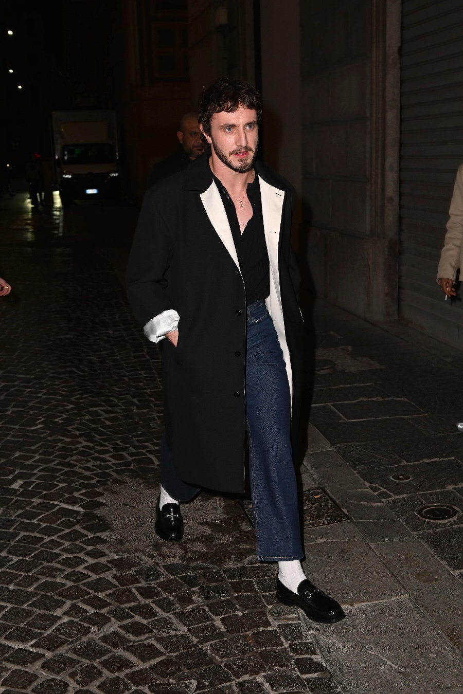 Paul Mescal exudes sophistication en route to the Gucci after-party at Milan Fashion Week, January 12, 2024 - a seamless blend of art and style. Image courtesy of Gucci.
