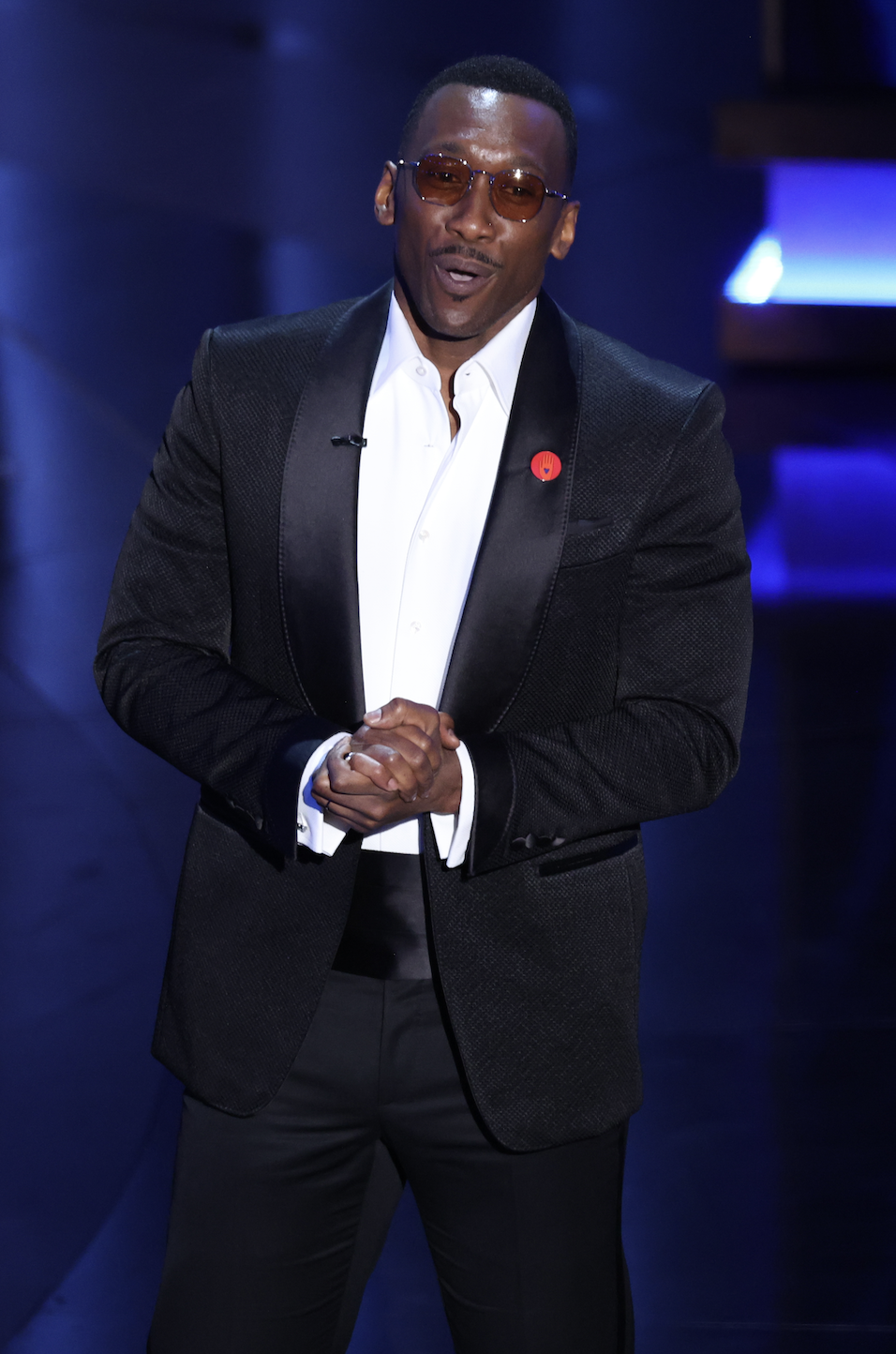 Mahershala Ali exudes timeless elegance in Tom Ford at the 96th Academy Awards. (Photo Credit: Courtesy of Getty/Tom Ford)