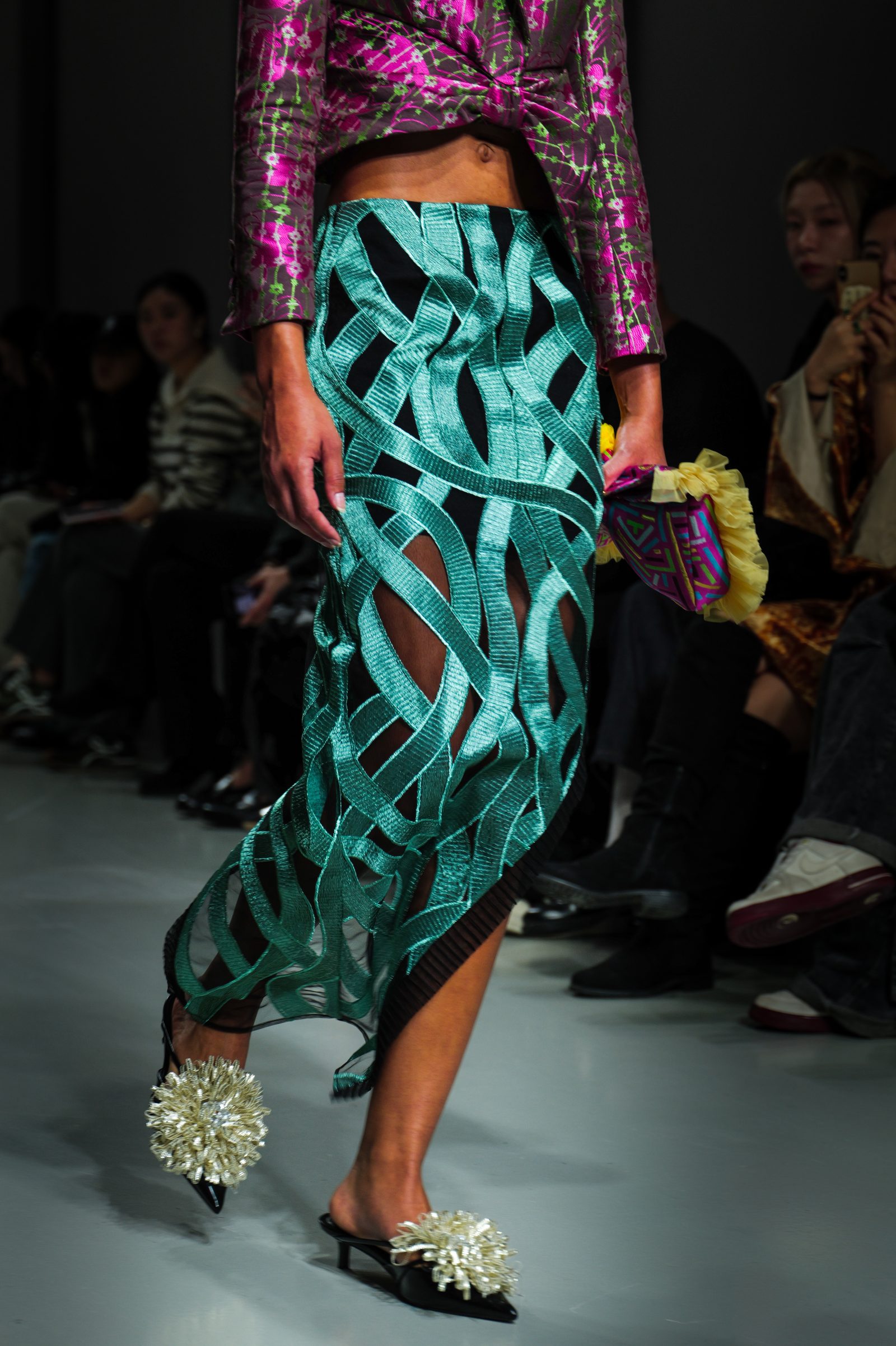 Look 6, SHUTING QIU Spring-Summer 2025 (Image: Patricia Burén)