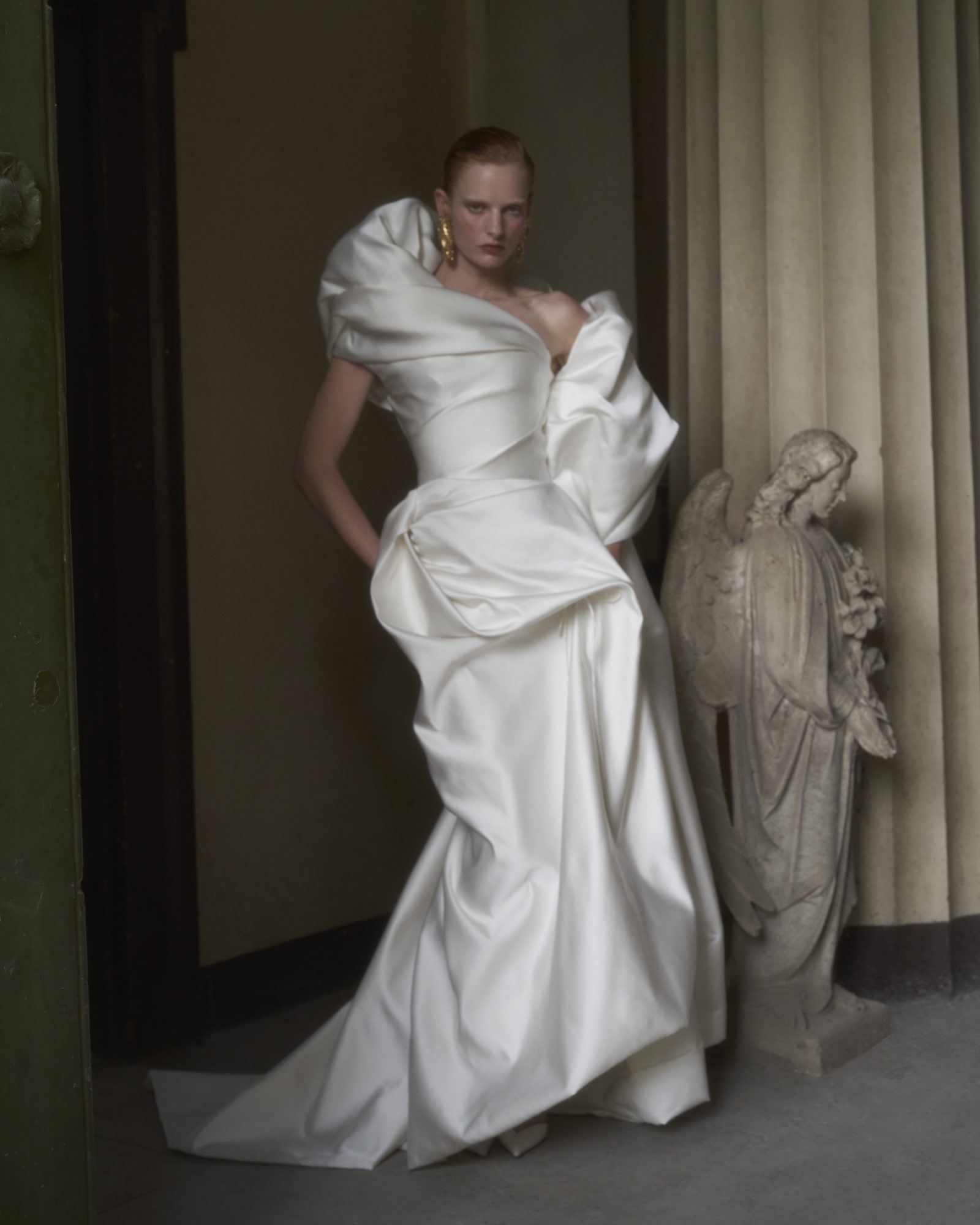 Helena: A cascade of silk, winding its way to timeless grace