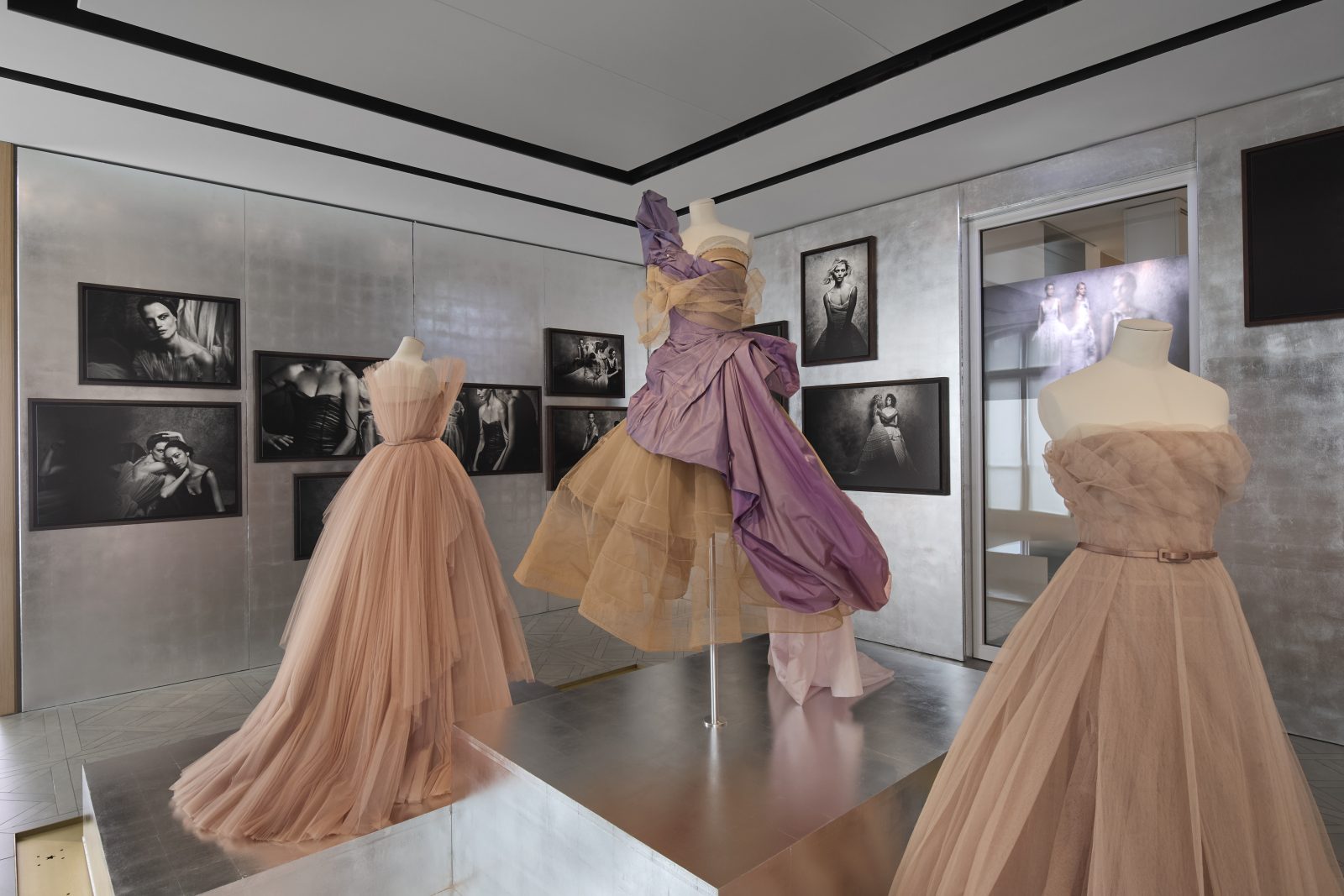 Installation view of Dior Haute Couture, Exposition Dior/Lindbergh at La Galerie Dior, Paris (Image: Adrien Dirand)