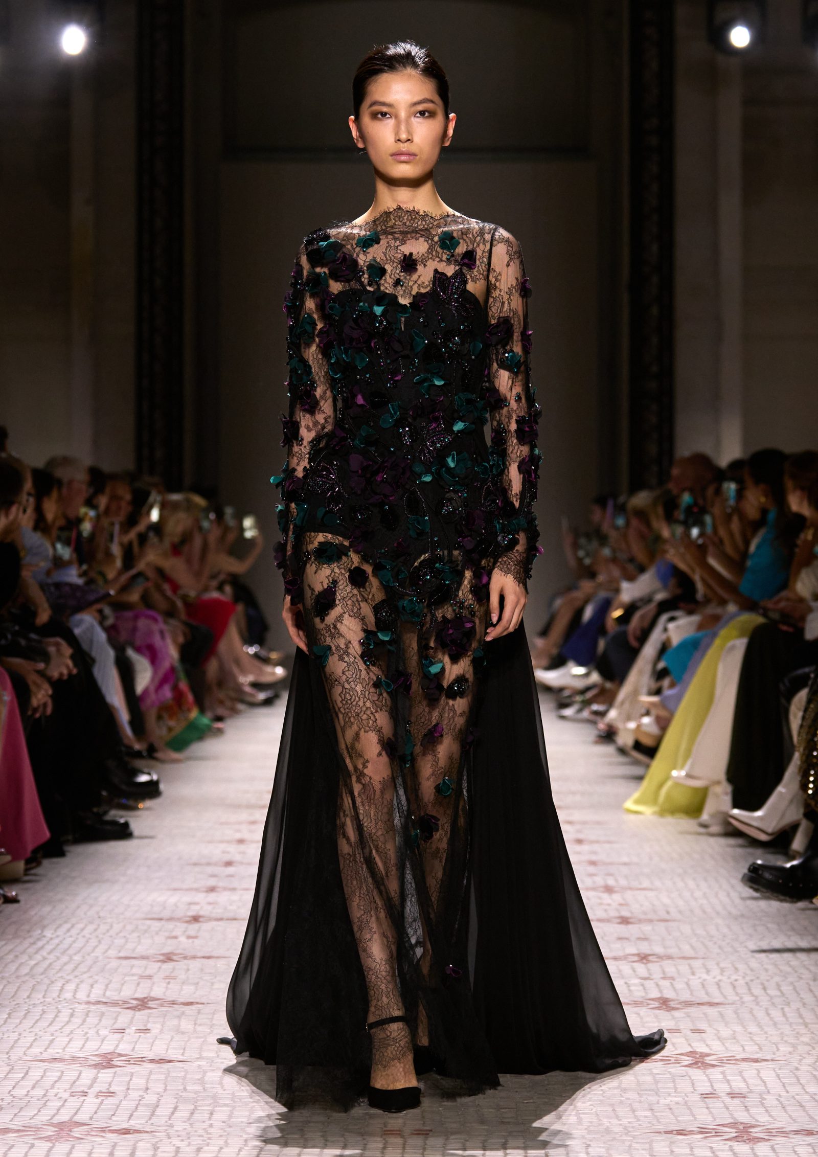 Look 10