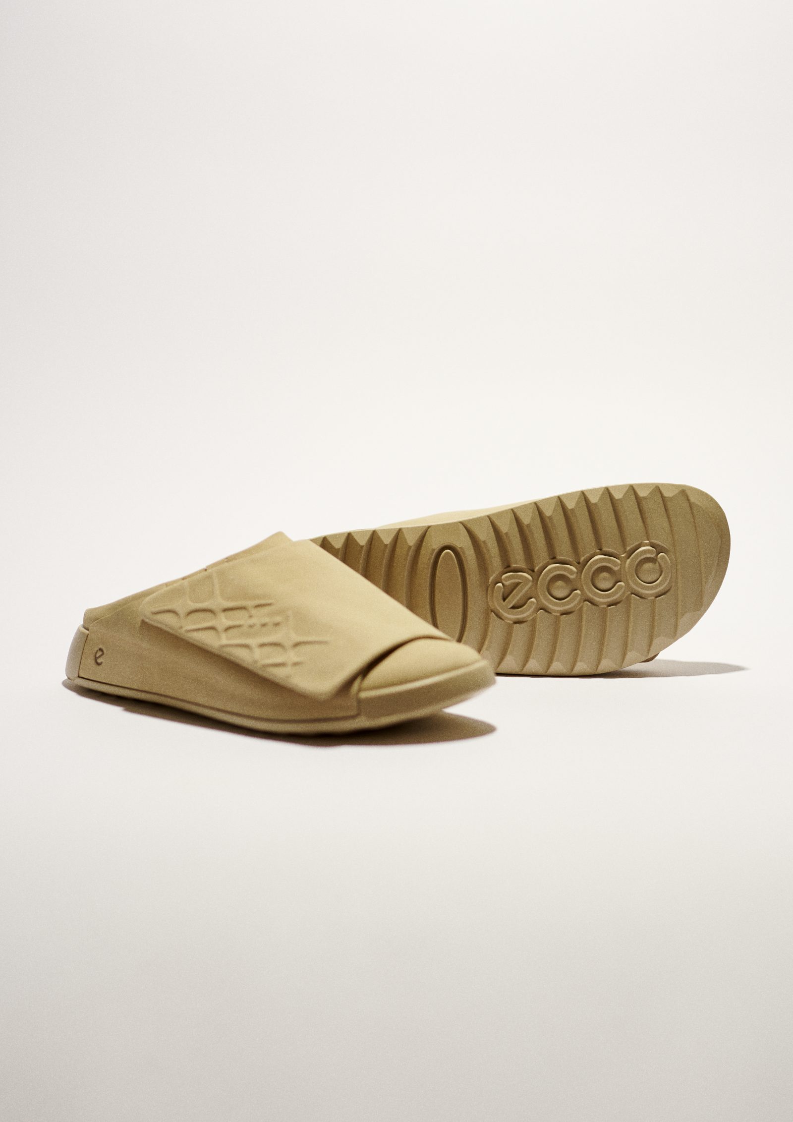 ECCO x RAL7000STUDIO COZMO sandal
