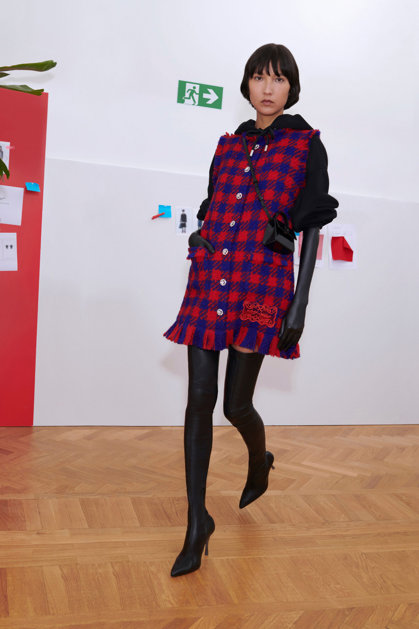 Off-White Prefall 2024's use of pattern and texture demonstrates the brand's commitment to pushing the boundaries of fashion.