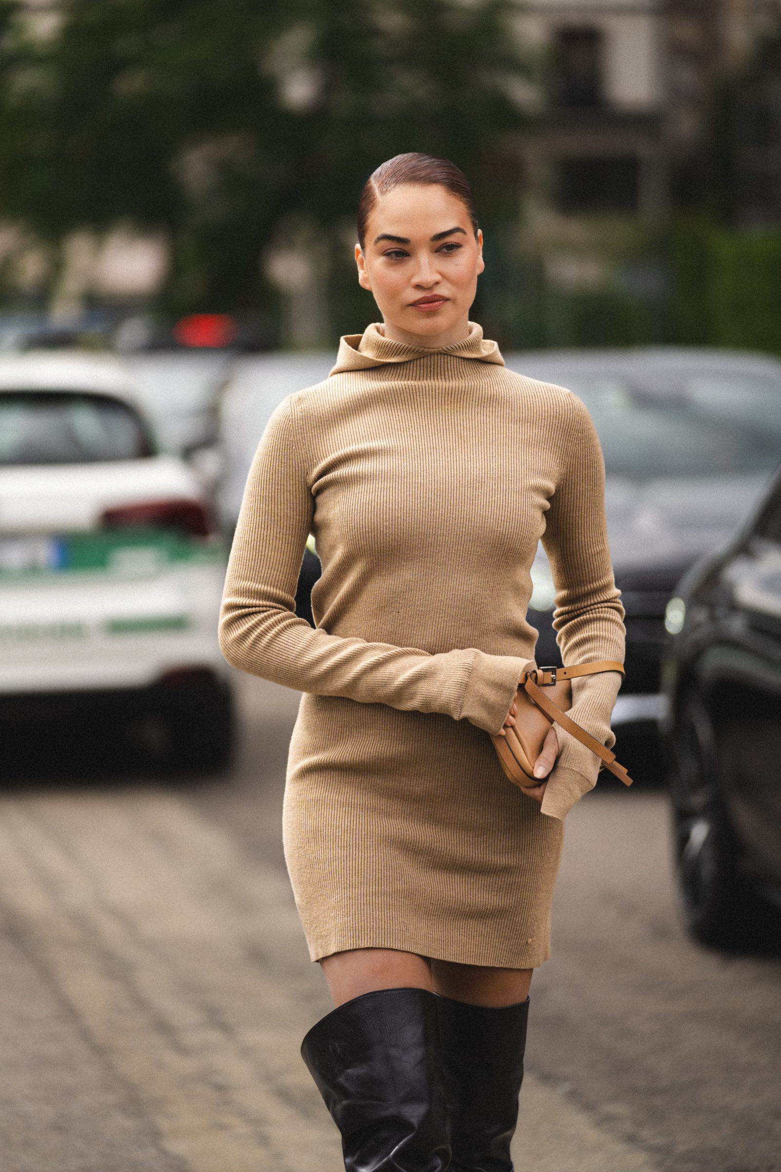 Shanina Shaik arrives to the FENDI Spring-Summer 2025 runway show in Milan (Image: Riccardo Perdisa for Rain Magazine)