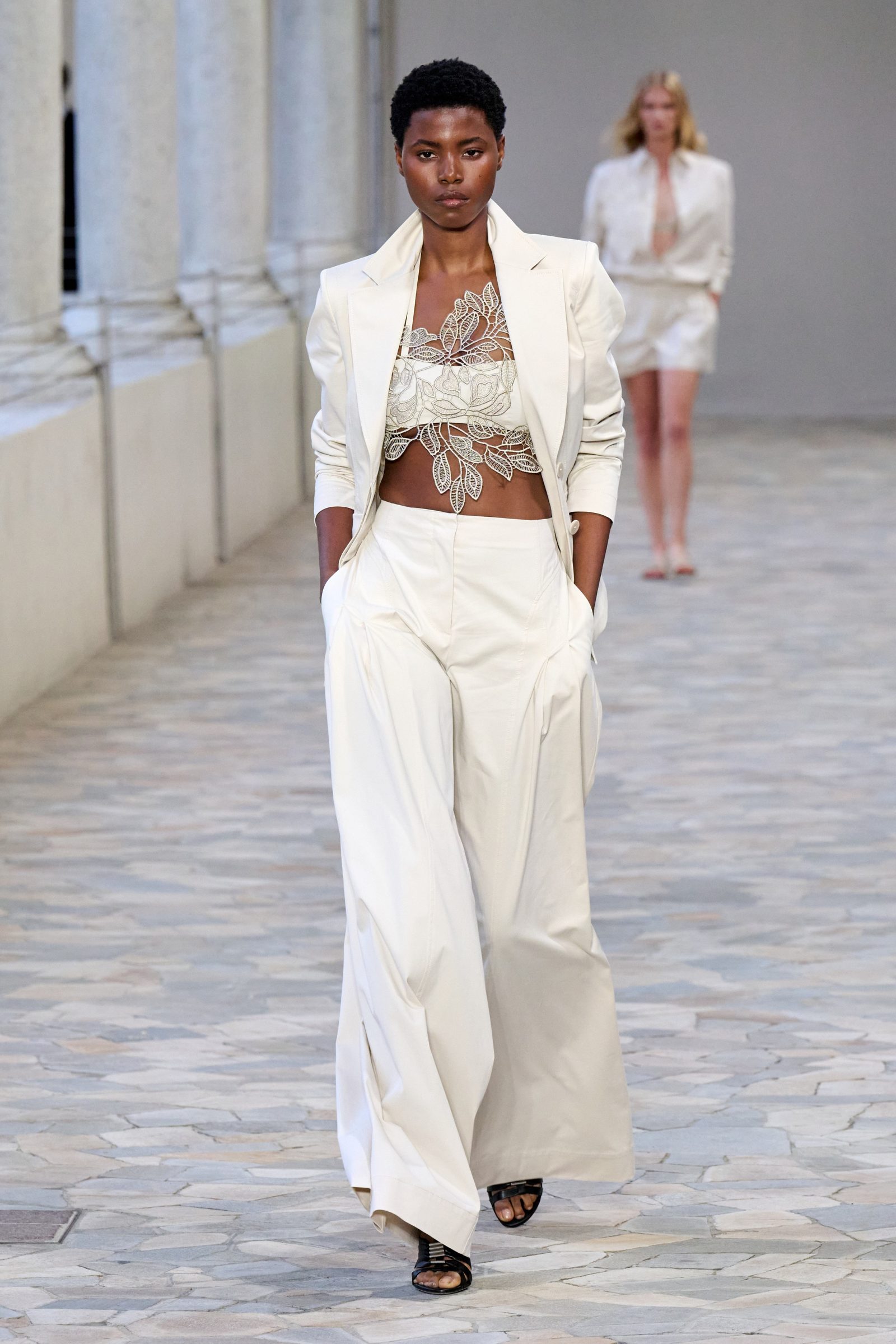 Look 13