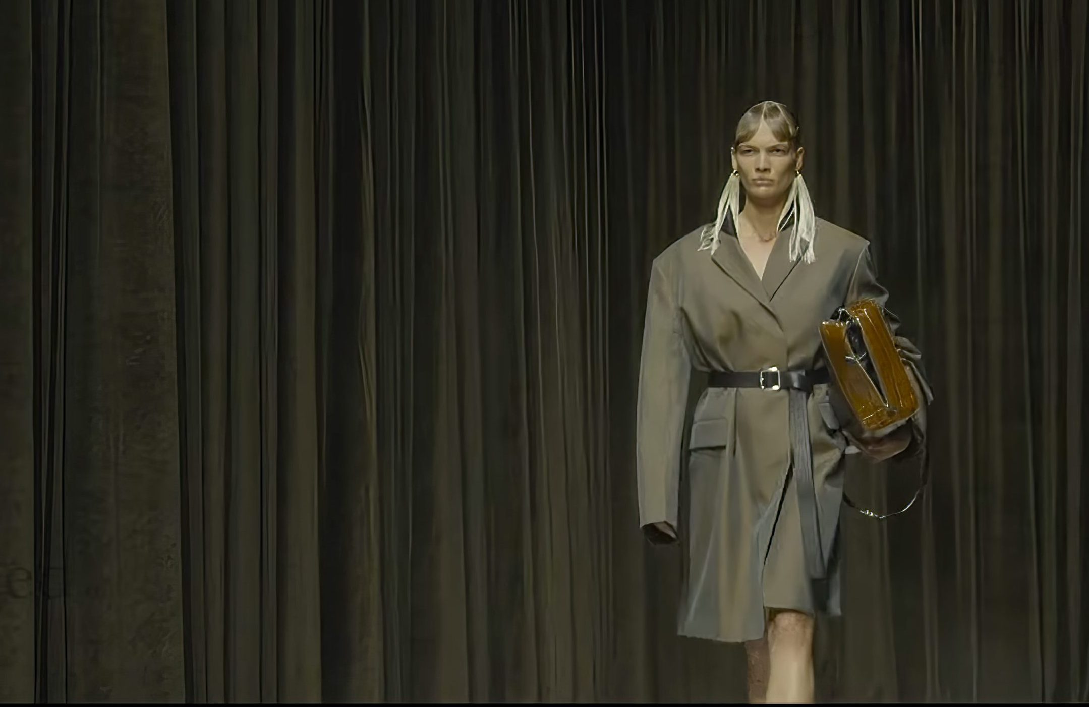 Look 6 (Image: Patricia Burén)