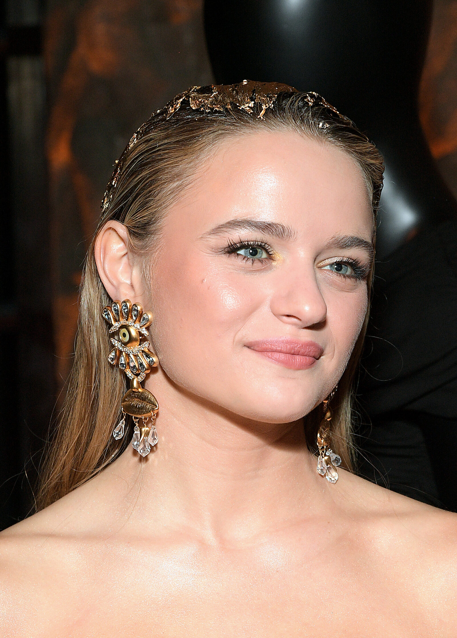 Joey King, wearing Schiaparelli