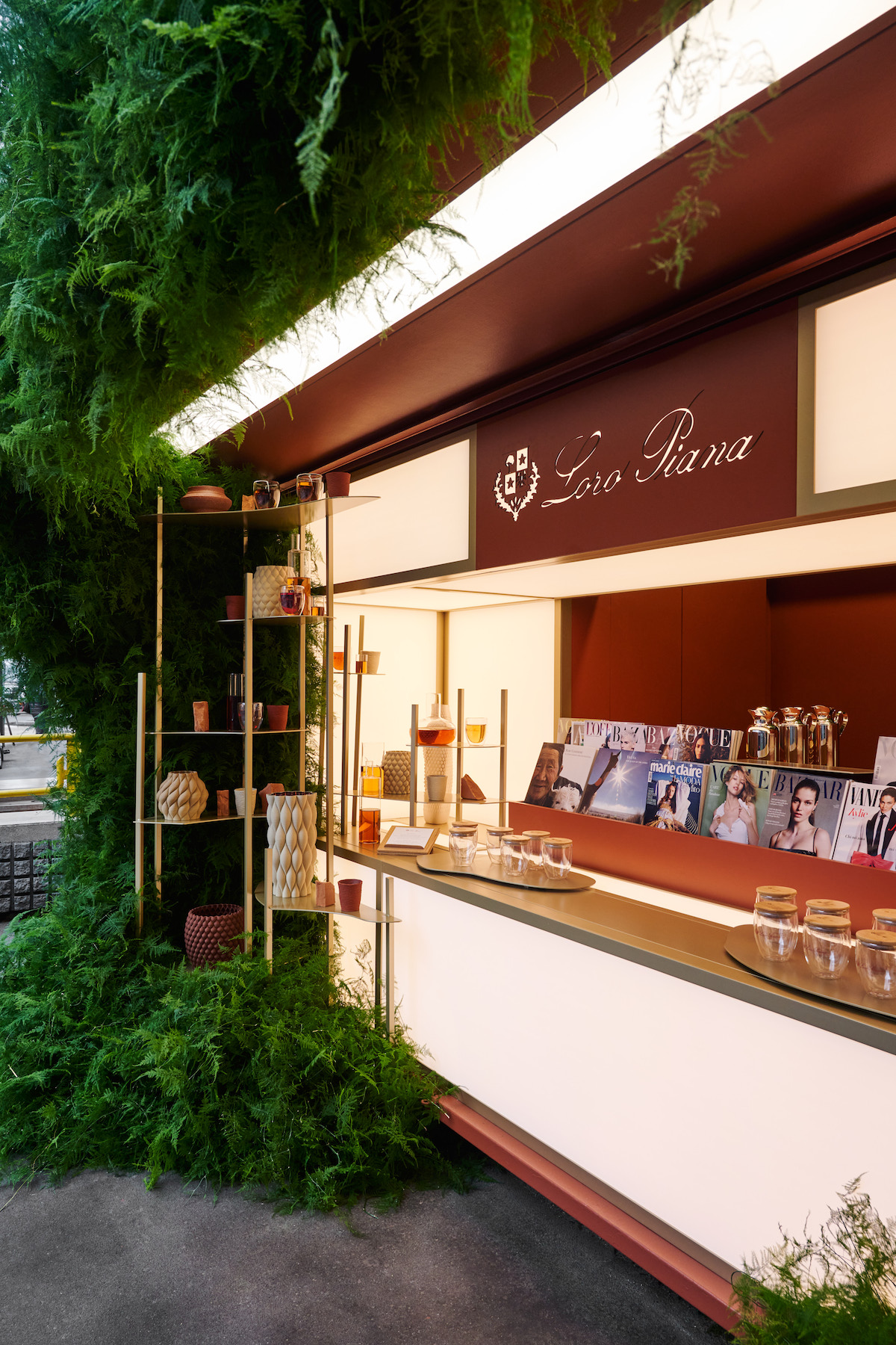 Loro Piana newsstand in Via dei Giardini Loro Piana kiosk