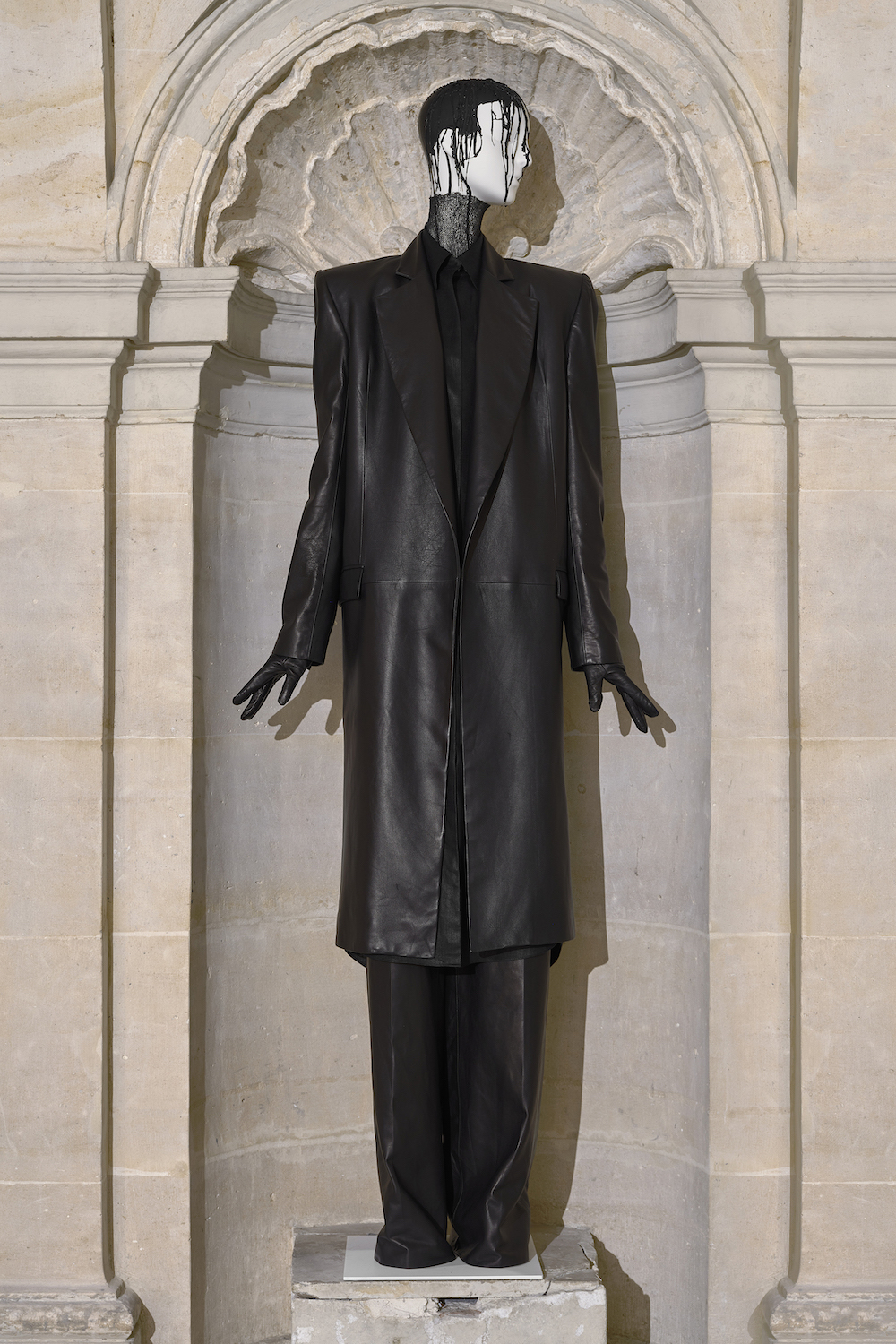 Olivier Theyskens spring summer 2023 - RAIN Magazine