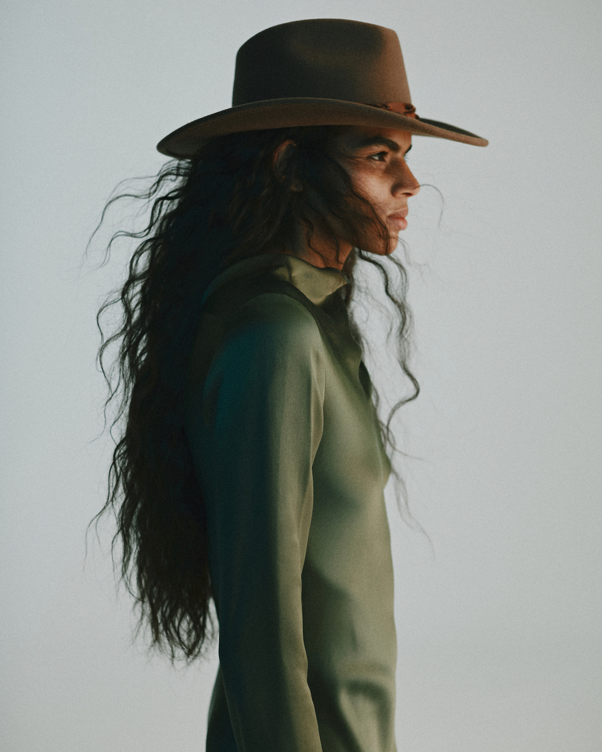 Dress by LORO PIANA, hat by STETSON Dress by LORO PIANA, hat by STETSON
