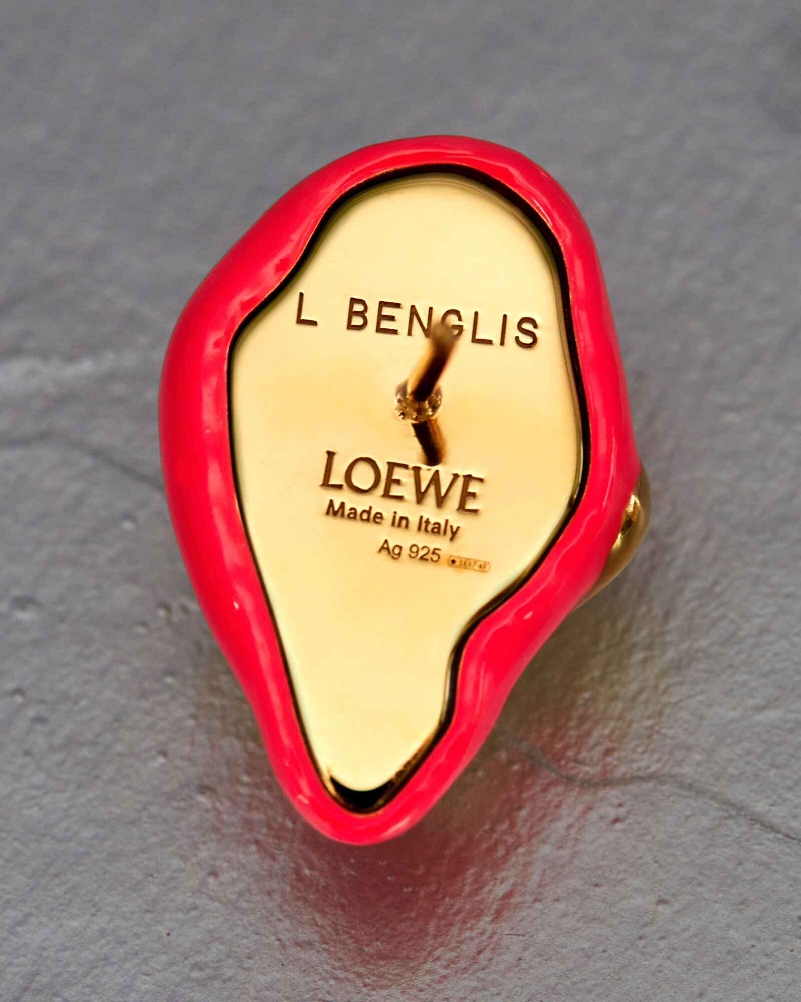 A ring by LOEWE in collaboration with Lynda Benglis